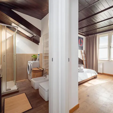 Xenia - Penthouse In Porta Venezia Daire