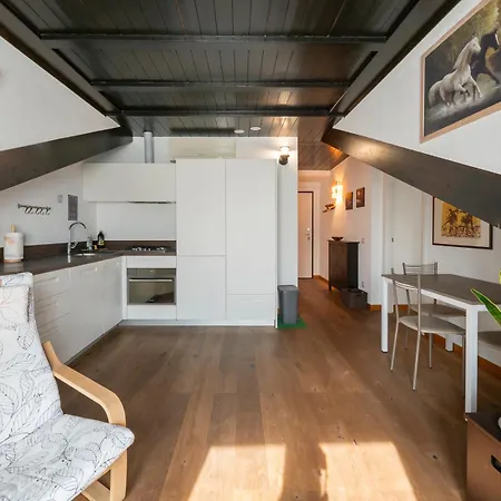 Xenia - Penthouse In Porta Venezia Daire *